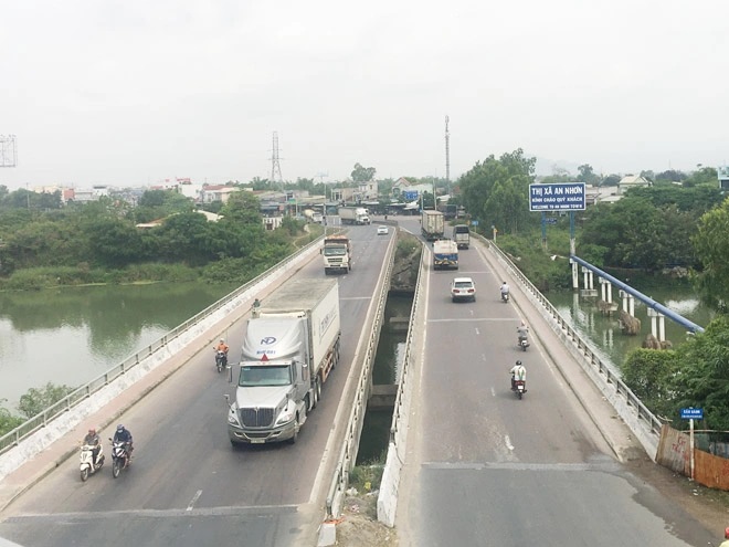 Cầu Gành trên QL1 đoạn qua tỉnh Bình Định