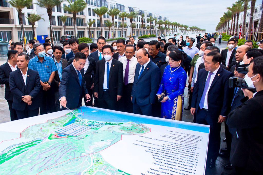 Chủ tịch nước Nguyễn Xuân Phúc ghé thăm dự án Merry Land Quy Nhơn